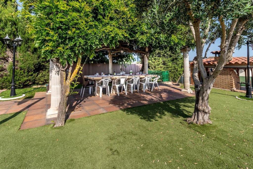 Casa Rural Con Piscina Privada, Barbacoa, Wifi Y Parking Incluido Viloví de Oñar Kültér fotó